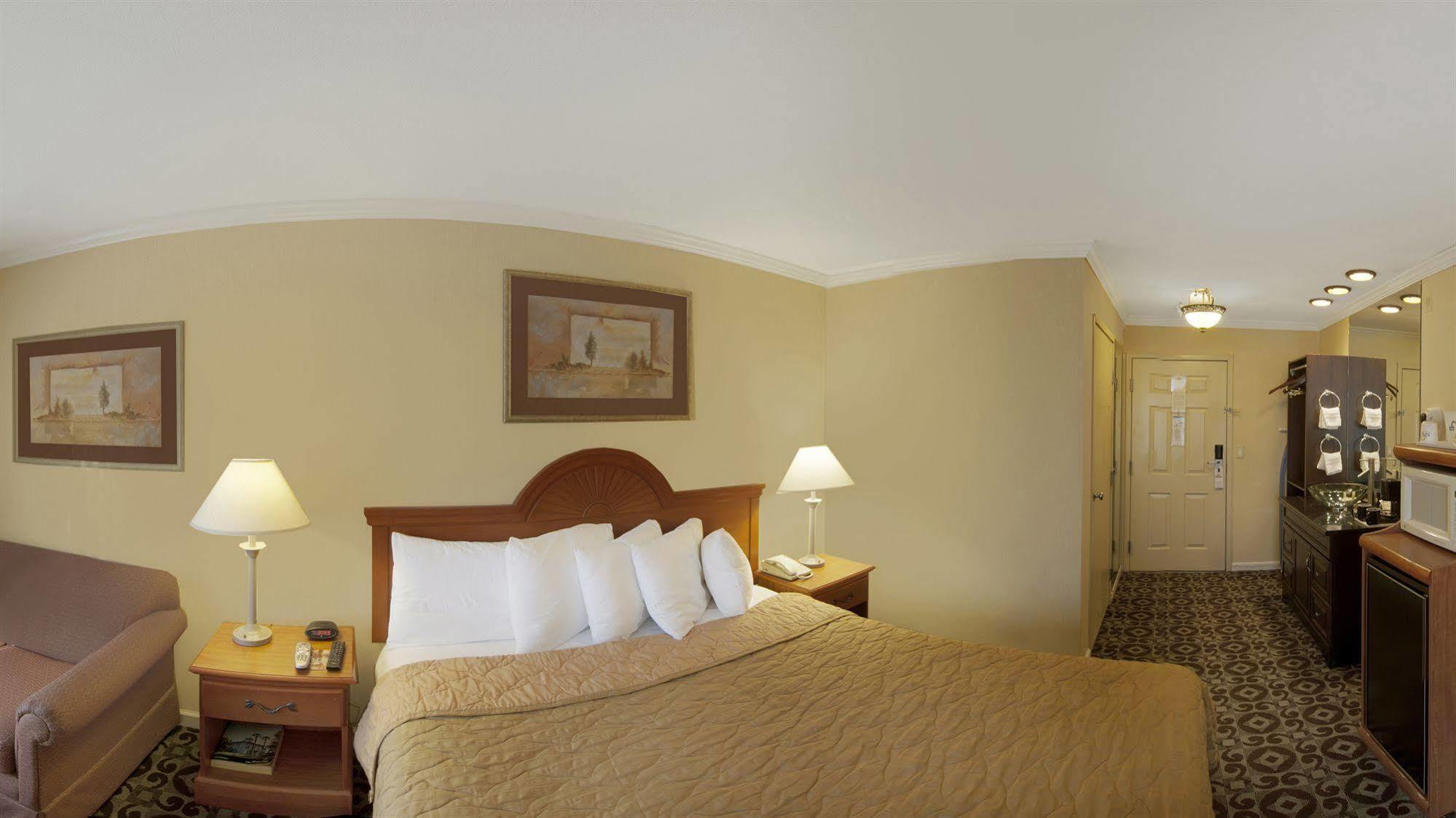 Days Inn By Wyndham Concord Exterior foto