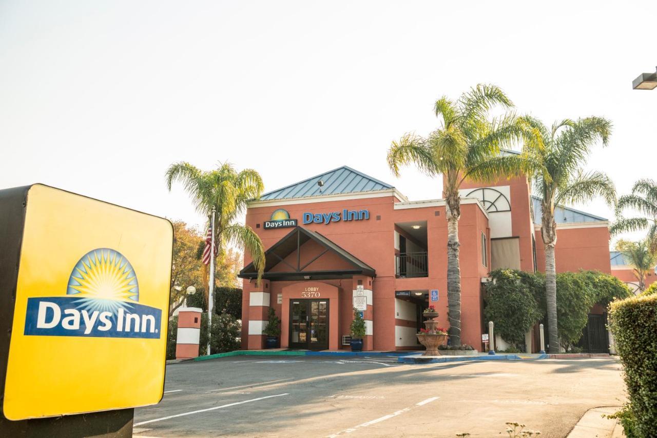 Days Inn By Wyndham Concord Exterior foto